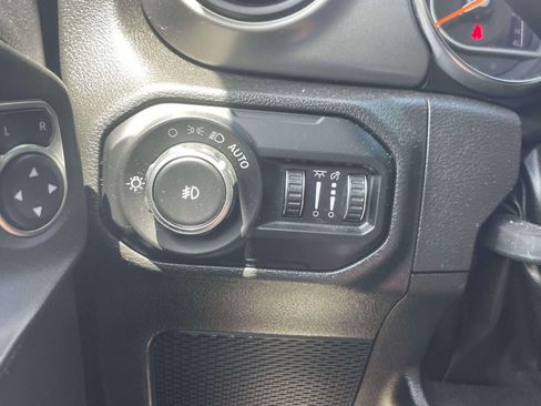 Used 2022 Jeep Wrangler Unlimited Sport w/ Sun And Sound Package AWD/4WD image 19