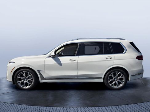 Used 2023 BMW X7 xDrive40i w/ Premium Package AWD/4WD image 3