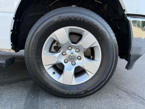 Used 2020 RAM 1500 Big Horn AWD/4WD image 40