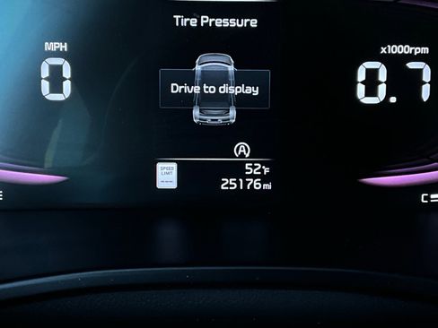 Used 2025 Kia Soul LX w/ LX Technology Package image 36