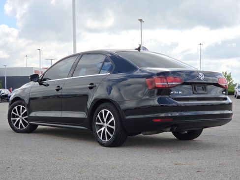 Used 2018 Volkswagen Jetta SE FWD image 14