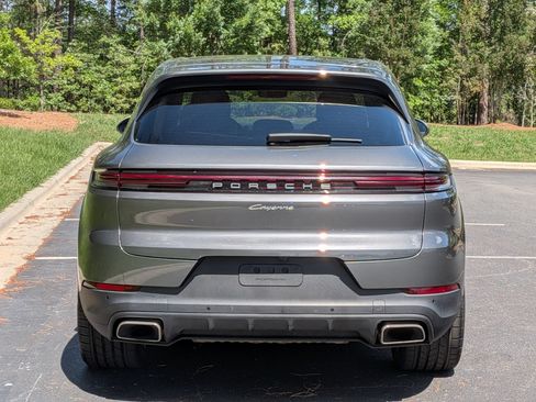 Certified 2024 Porsche Cayenne AWD/4WD image 29