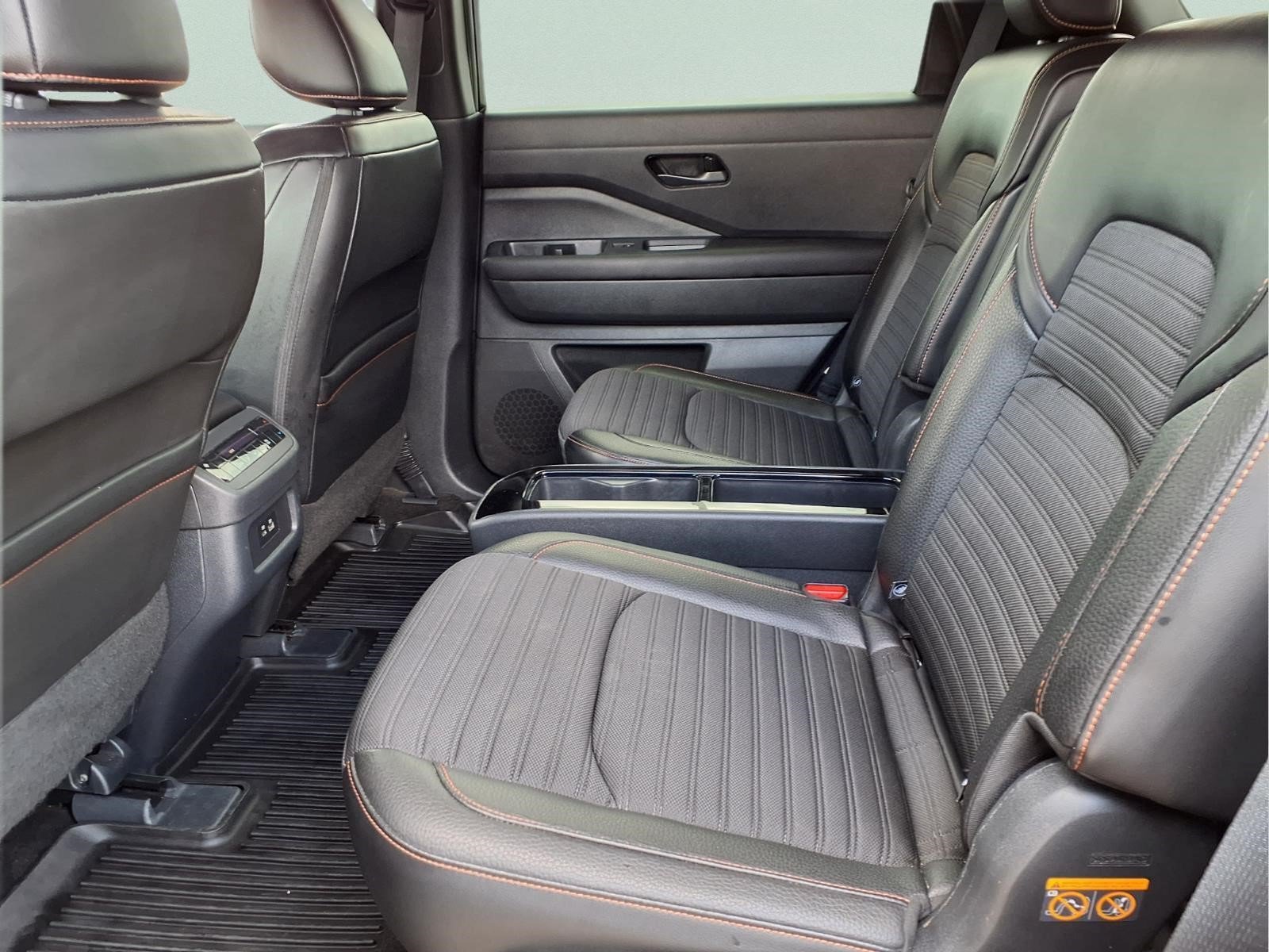Used 2024 Nissan Pathfinder Rock Creek AWD/4WD image 11