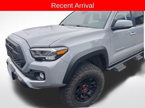 Used 2021 Toyota Tacoma TRD Off-Road w/ Technology Package image 5