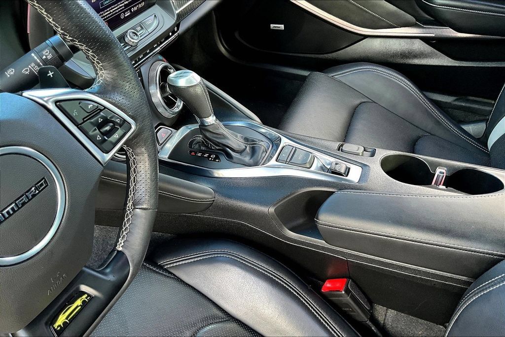 Used 2020 Chevrolet Camaro SS RWD image 15