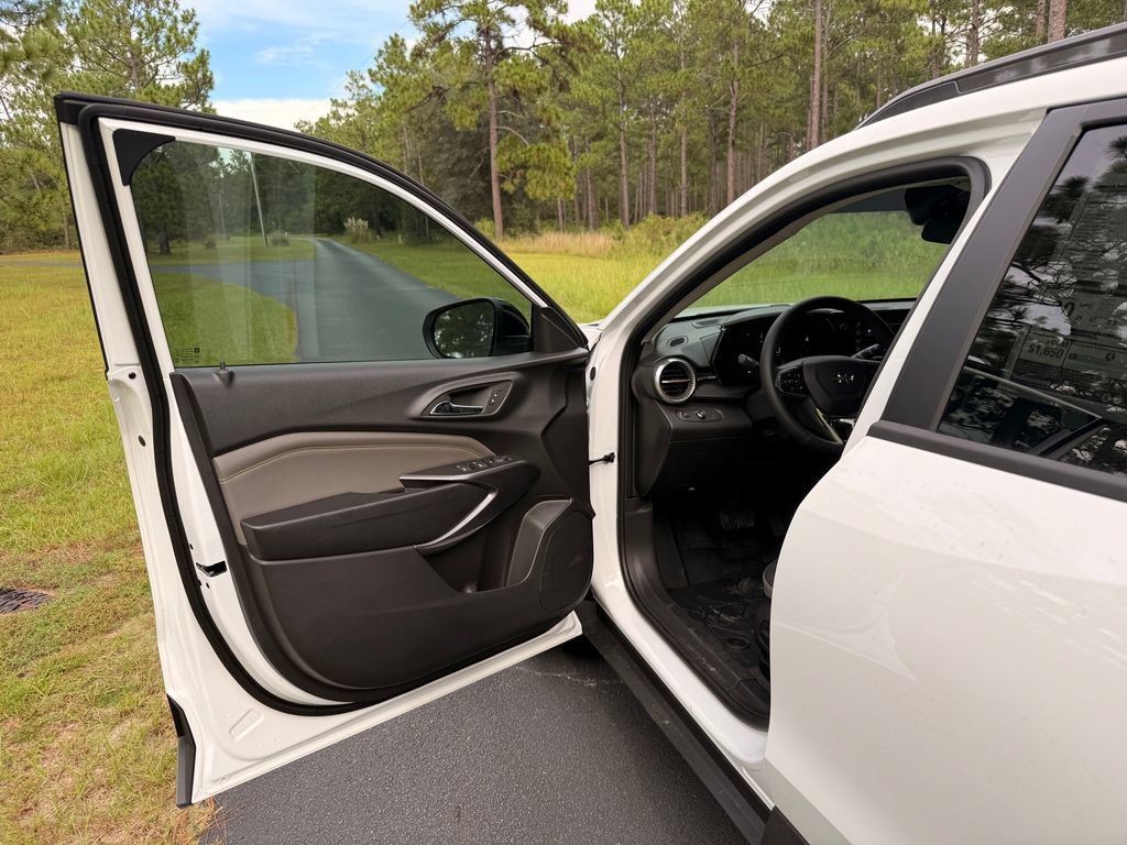 New 2026 Chevrolet Trax ACTIV w/ Driver Confidence Package FWD image 11