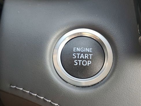 Used 2021 Toyota Highlander XLE image 38