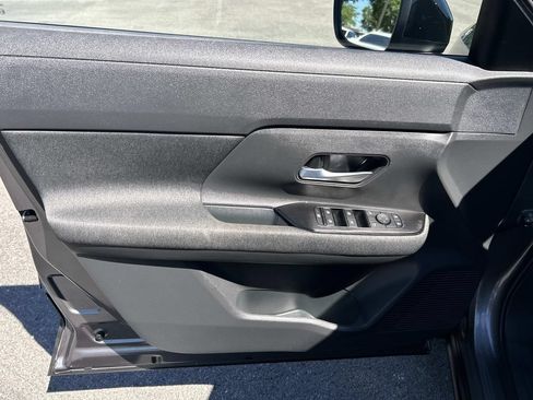 Used 2025 Nissan Kicks SV FWD image 22