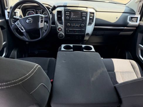 Used 2017 Nissan Titan SV AWD/4WD image 22