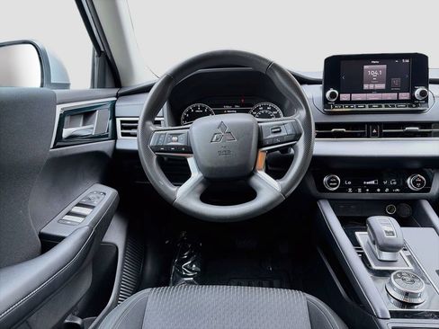 Used 2022 Mitsubishi Outlander ES FWD image 21