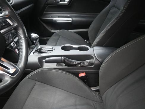 Used 2018 Ford Mustang Coupe RWD image 17