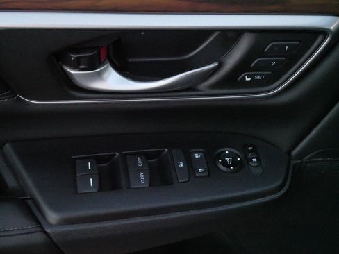 Used 2021 Honda CR-V Touring image 19