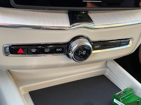 New 2026 Volvo XC60 B5 Ultra w/ Protection Package Premier image 16