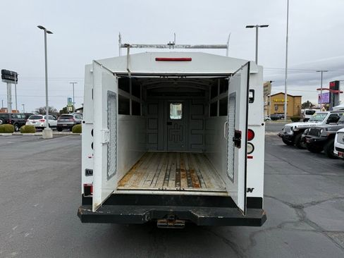 Used 2016 Ford Transit 250 138 w/ Exterior Upgrade Package image 15