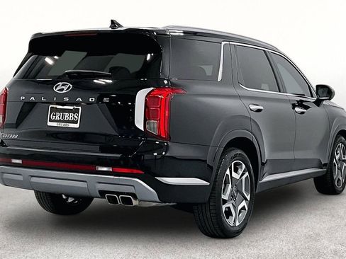 Used 2025 Hyundai Palisade SEL image 2