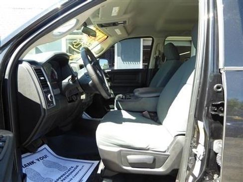 Used 2017 RAM 1500 Express w/ Black Ram 1500 Express Group AWD/4WD image 13