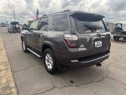 Used 2021 Toyota 4Runner SR5 Premium w/ Moonroof Package AWD/4WD image 9