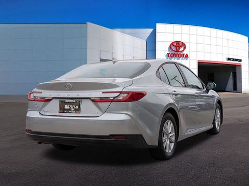 Used 2025 Toyota Camry LE FWD image 10