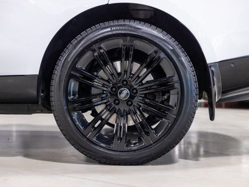 Used 2024 Land Rover Range Rover Long Wheelbase Autobiography AWD/4WD image 16