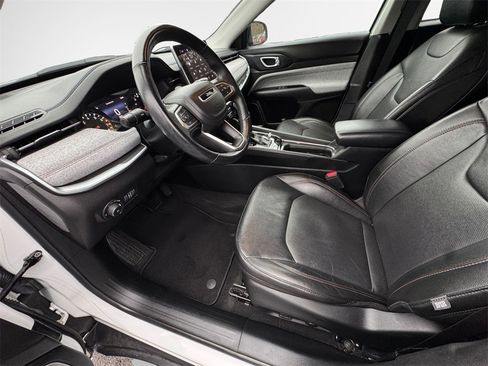 Certified 2022 Jeep Compass Latitude image 24
