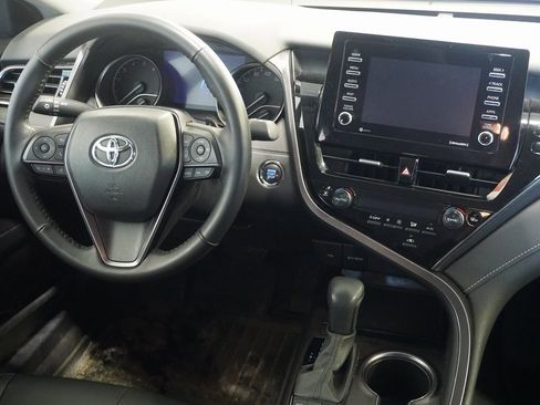 Used 2024 Toyota Camry SE w/ Convenience Package image 25