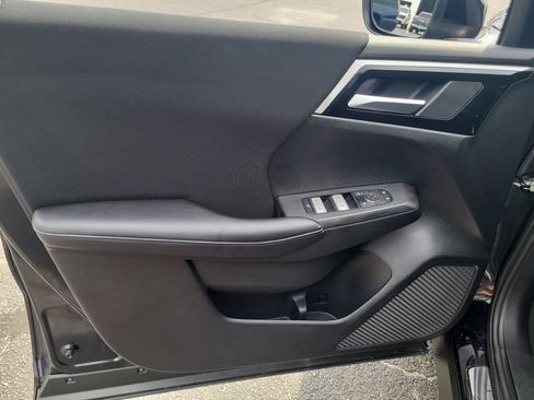 Used 2024 Mitsubishi Outlander ES FWD image 13