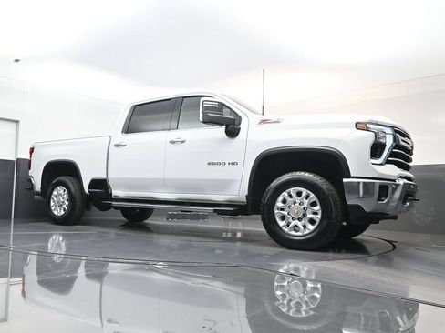 Used 2024 Chevrolet Silverado 2500 LTZ w/ LTZ Convenience Package AWD/4WD image 22