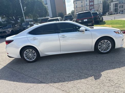 Used 2017 Lexus ES 350 w/ Premium Package FWD image 6