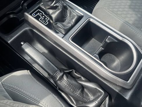 Used 2020 Toyota Tacoma SR5 AWD/4WD image 27