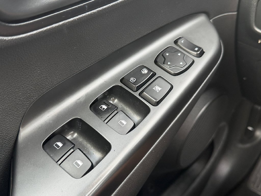 Used 2021 Hyundai Kona SE FWD image 18
