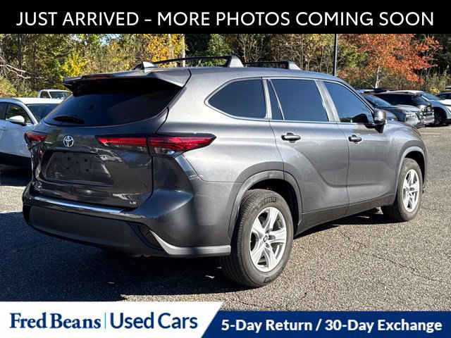 Used 2023 Toyota Highlander LE FWD image 8