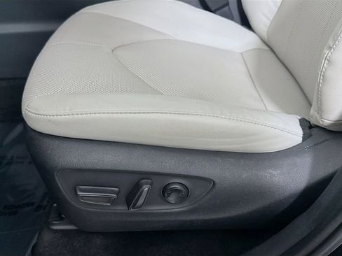 Certified 2024 Toyota Grand Highlander AWD image 16