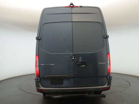 Used 2019 Mercedes-Benz Sprinter 170 image 11