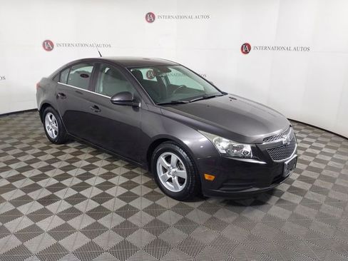 Used 2014 Chevrolet Cruze LT FWD image 2