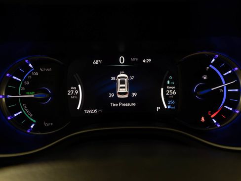 Used 2022 Chrysler Pacifica Touring-L w/ Uconnect Theater Family Group FWD image 26