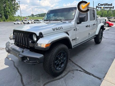 Certified 2023 Jeep Gladiator Sport AWD/4WD image 3