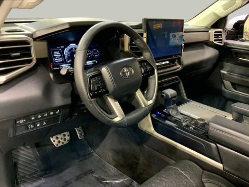 Used 2024 Toyota Sequoia SR5 w/ SR5 Premium Package AWD/4WD image 18