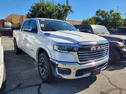Used 2025 RAM 1500 Laramie AWD/4WD image 4