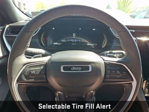 Used 2023 Jeep Grand Cherokee Altitude AWD/4WD image 23