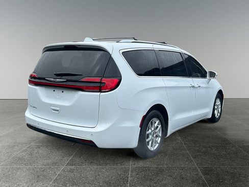 Used 2021 Chrysler Pacifica Touring-L image 7