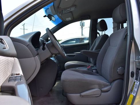 Used 2006 Toyota Sienna LE FWD image 11