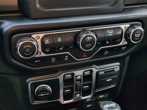 Used 2019 Jeep Wrangler Unlimited Sport S image 37