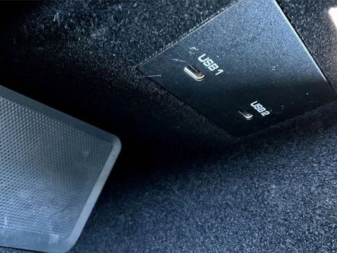 Used 2022 Porsche Cayenne image 16