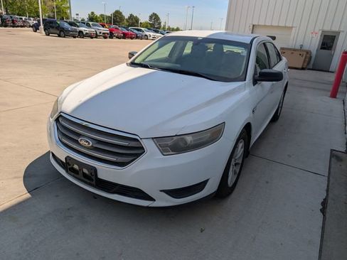 Used 2013 Ford Taurus SE FWD image 20