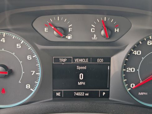 Used 2023 Chevrolet Equinox LS w/ Midnight Edition FWD image 5