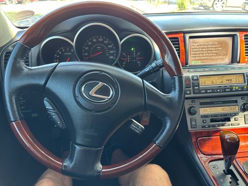 Used 2004 Lexus SC 430 Convertible image 15