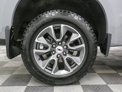 Used 2024 Chevrolet Silverado 1500 RST AWD/4WD image 16