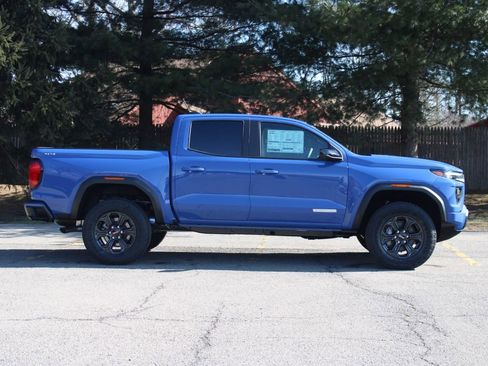 New 2025 GMC Canyon Elevation w/ Convenience Package image 2