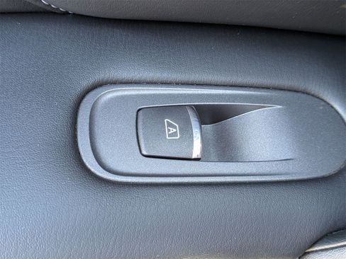 Used 2021 INFINITI QX80 Luxe w/ All-Season Package image 30