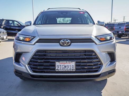 Certified 2025 Toyota Grand Highlander FWD image 2